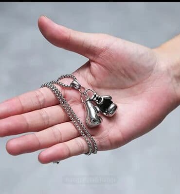 Цепочки: Boks əlcəyi kulonlu boyunbağı - Dizayn: İki ədəd boks əlcəyi at lalafo.az — 2 Цепочки: Boks əlcəyi kulonlu boyunbağı - Dizayn: İki ədəd boks əlcəyi — 2