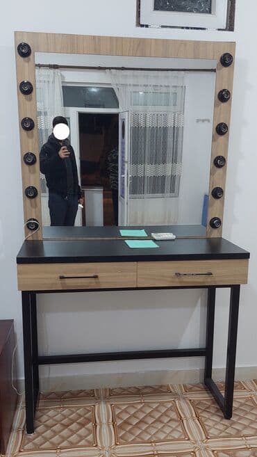 İşlənmiş, Saş kəsimi üçün masa, Güzgülü lalafo.az -da İşlənmiş, Saş kəsimi üçün masa, Güzgülü