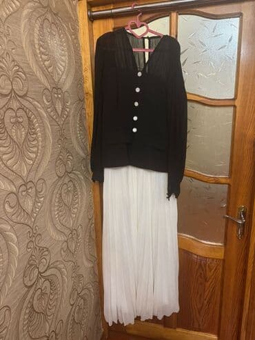 Qadın geyimi – şık iki hissəli kombin - Üst: Qara, uzunqollu lalafo.az -da Qadın geyimi – şık iki hissəli kombin - Üst: Qara, uzunqollu