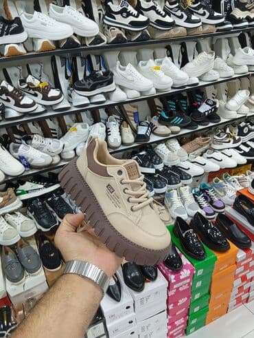 Qalın altlıqlı unisex casual krossovkalar - Dizayn: Retro-sport lalafo.az -da Qalın altlıqlı unisex casual krossovkalar - Dizayn: Retro-sport