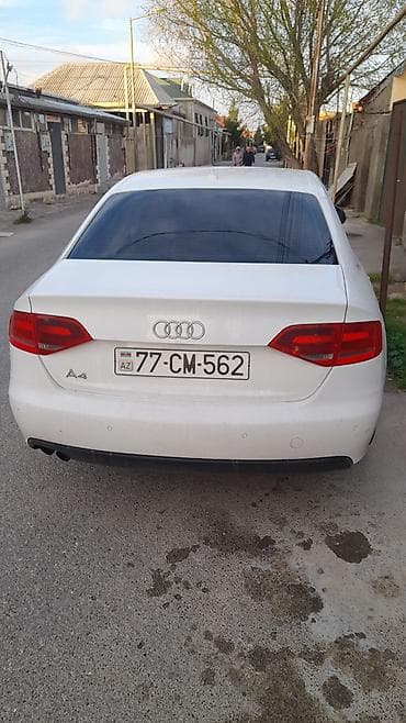 Audi A4 sedan – ağ rəng, Azərbaycan nömrə nişanı. B8 kuzov (təxminən lalafo.az -da Audi A4 sedan – ağ rəng, Azərbaycan nömrə nişanı. B8 kuzov (təxminən