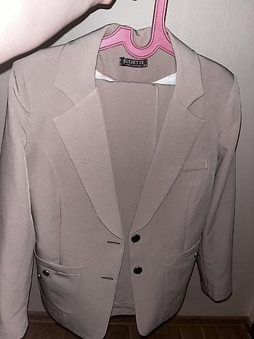 42 ölçü.Bir dəfə geyinilib.60azn alınıb,40₼satılır.Endirimdə olunacag lalafo.az -da 42 ölçü.Bir dəfə geyinilib.60azn alınıb,40₼satılır.Endirimdə olunacag