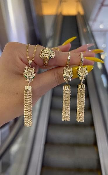 Dəstə daxildir: Üzük, Sırğa, Kulon, Bvlgari, Sarı qızıl, 585 Əyar, 1736 g lalafo.az -da Dəstə daxildir: Üzük, Sırğa, Kulon, Bvlgari, Sarı qızıl, 585 Əyar, 1736 g