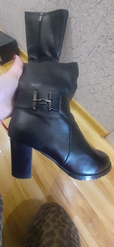 Ölçü: 41, rəng - Qara, İşlənmiş lalafo.az -da Ölçü: 41, rəng - Qara, İşlənmiş