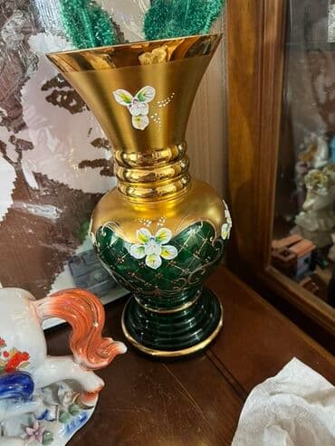 Bir vaza, Bogem şüşəsi lalafo.az -da Bir vaza, Bogem şüşəsi