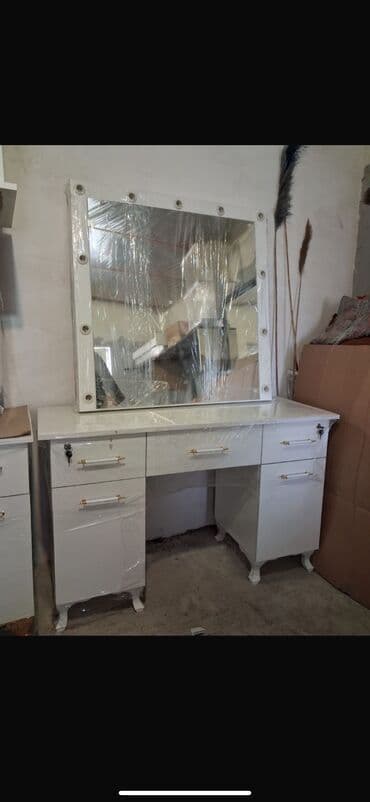 Salon üçün mebil dəsti hər ölçüdə var yumuru güzgü ilə kvadrat güzgü lalafo.az -da Salon üçün mebil dəsti hər ölçüdə var yumuru güzgü ilə kvadrat güzgü