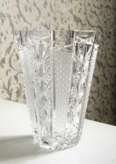 Bir vaza, Xrustal lalafo.az -da Bir vaza, Xrustal