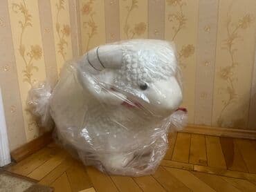 Böyük ölçülü yumşaq oyuncağ – qoyun/qoç fiquru - Rəng: ağ, qara göz lalafo.az -da Böyük ölçülü yumşaq oyuncağ – qoyun/qoç fiquru - Rəng: ağ, qara göz