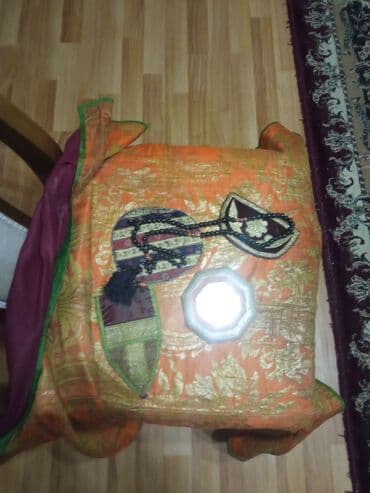 Dekorativ İşlənmiş Sadə Yastıq, Ünvandan götürmə lalafo.az -da Dekorativ İşlənmiş Sadə Yastıq, Ünvandan götürmə