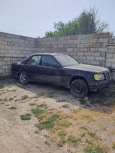 Mercedes-Benz 200: 1 л | 1987 г. Седан at lalafo.az Mercedes-Benz 200: 1 л | 1987 г. Седан