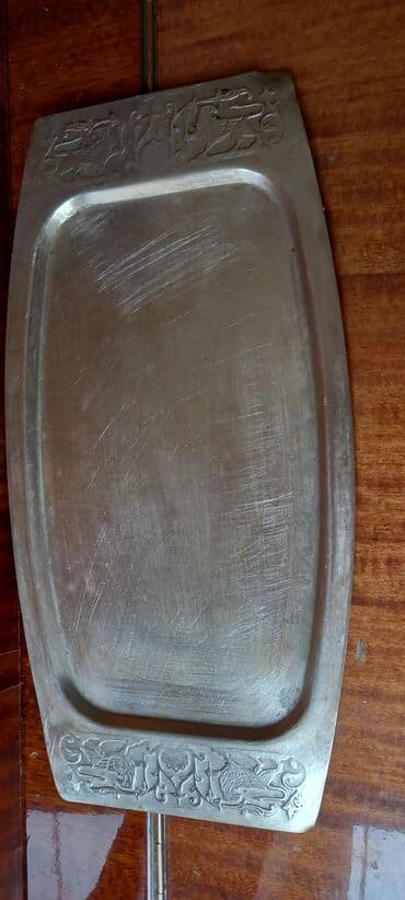 Продаю.очень старинный поднос материал или мелхиор или серебро точно lalafo.az -da Продаю.очень старинный поднос материал или мелхиор или серебро точно
