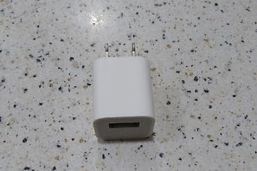Adapter Apple, 5 Vt, İşlənmiş lalafo.az -da Adapter Apple, 5 Vt, İşlənmiş