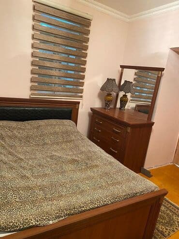 Tibb universitetinin yanı, 2 mərtəbəli binanın 1 mərtəbəsində yerləşən lalafo.az -da Tibb universitetinin yanı, 2 mərtəbəli binanın 1 mərtəbəsində yerləşən