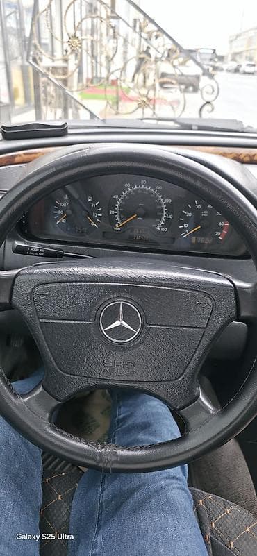 Mercedes-Benz C 230: 2.3 л | Седан at lalafo.az Mercedes-Benz C 230: 2.3 л | Седан