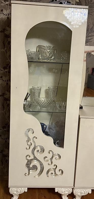 Şüşəli dolab vitrini lalafo.az -da Şüşəli dolab vitrini