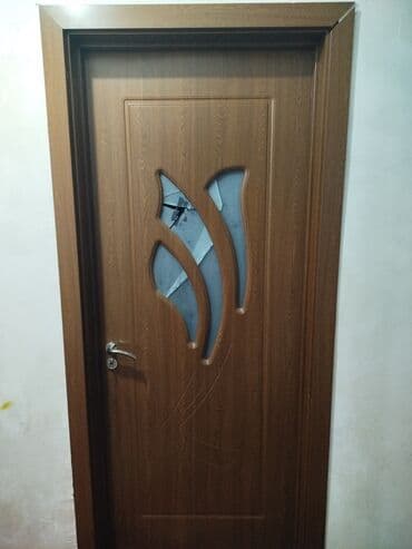 Taxta qapı – dekorativ şüşə illüminasiyalı model - Material: taxta lalafo.az -da Taxta qapı – dekorativ şüşə illüminasiyalı model - Material: taxta