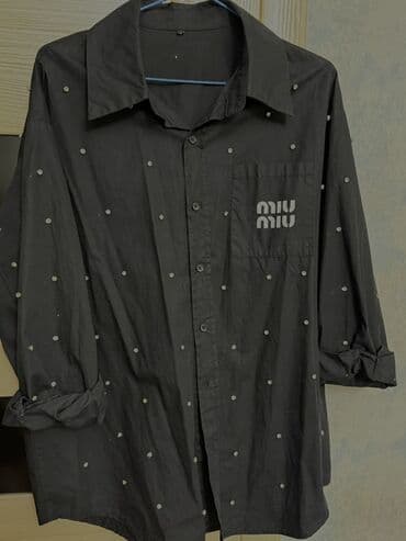 Miu miu koynek qara reng L olcu yaxsı veziyetdedir lalafo.az -da Miu miu koynek qara reng L olcu yaxsı veziyetdedir