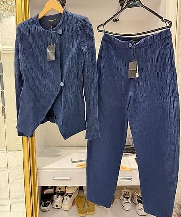 Italiyadan alinib ve geyinilmeyib. Emporio Armani qadın kostyumu – at lalafo.az Italiyadan alinib ve geyinilmeyib. Emporio Armani qadın kostyumu –