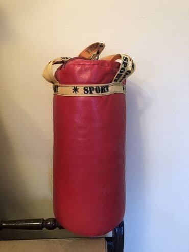 Qırmızı boks kisəsi - Material: möhkəm sintetik dəri örtük, sıx lalafo.az -da Qırmızı boks kisəsi - Material: möhkəm sintetik dəri örtük, sıx