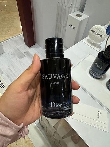 Dior Sauvage Parfum – kişilər üçün intensiv ətir - Brend: Dior - at lalafo.az Dior Sauvage Parfum – kişilər üçün intensiv ətir - Brend: Dior -