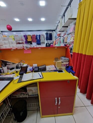 Кассовые столы: Желтый, 127 * 140 * 50 at lalafo.az — 3 Кассовые столы: Желтый, 127 * 140 * 50 — 3