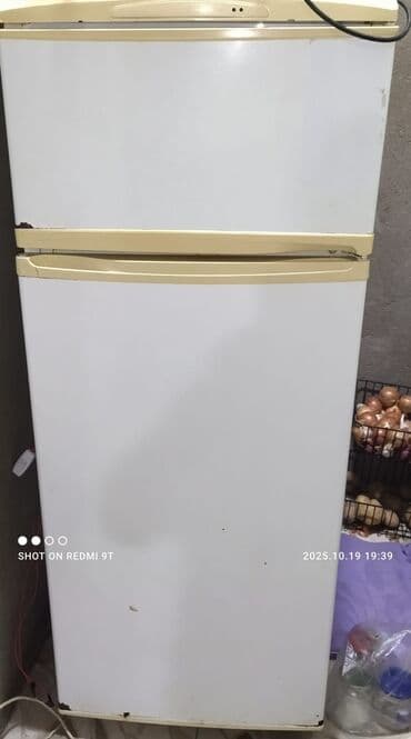 İki qapılı məişət soyuducusu - Üstdə dondurucu bölmə, altda əsas lalafo.az -da İki qapılı məişət soyuducusu - Üstdə dondurucu bölmə, altda əsas