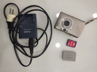 Titanium model. sadəcə ekranın qırağlarında qara ləkə var ama lalafo.az -da Titanium model. sadəcə ekranın qırağlarında qara ləkə var ama