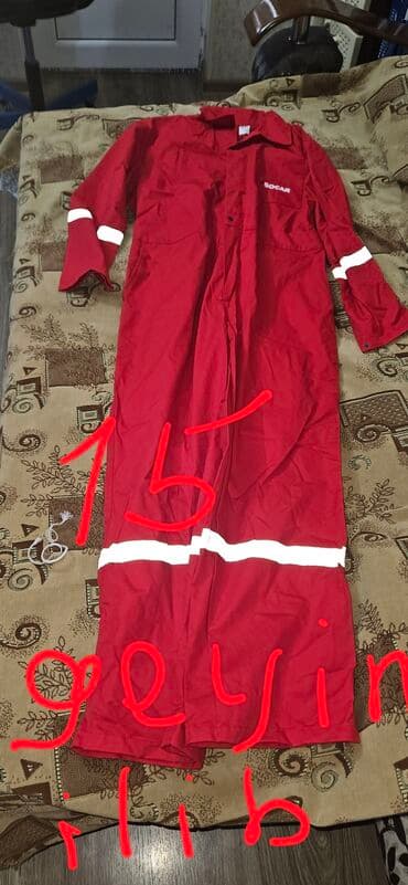 Materiali parça rəngi qırmızı vəziyyəti təzə qış üçün 3 ədəd. 2 buşlat lalafo.az -da Materiali parça rəngi qırmızı vəziyyəti təzə qış üçün 3 ədəd. 2 buşlat