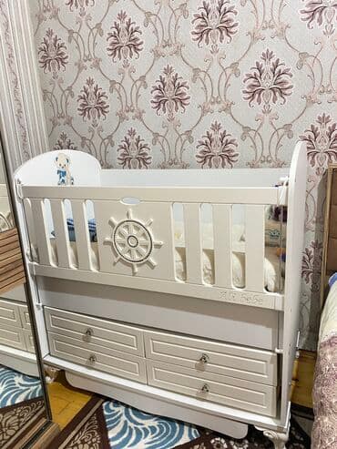 Oğlan və qız üçün, İşlənmiş, Dördbucaq, Beşik, Dəstsiz, Matrassız, Yellənmə mexanizm ilə lalafo.az -da Oğlan və qız üçün, İşlənmiş, Dördbucaq, Beşik, Dəstsiz, Matrassız, Yellənmə mexanizm ilə