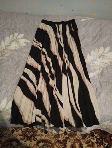 35 azn-a alınıb 15 azn-a satılır. Razmer standart. Bir dəfə geyinilib lalafo.az -da 35 azn-a alınıb 15 azn-a satılır. Razmer standart. Bir dəfə geyinilib