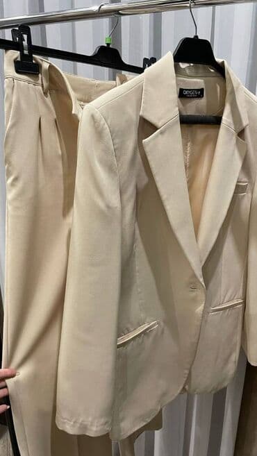 Brend: OXYGEN-e Model: qadın klassik kostyum dəsti Tərkib: 2 parça - lalafo.az -da Brend: OXYGEN-e Model: qadın klassik kostyum dəsti Tərkib: 2 parça -