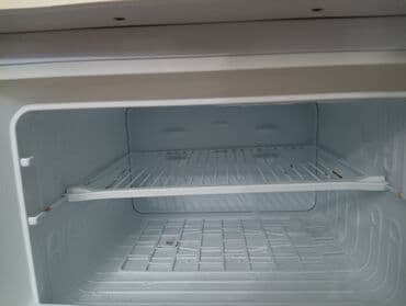 İki qapılı məişət soyuducusu - Yuxarıda ayrıca dondurucu bölməsi lalafo.az -da İki qapılı məişət soyuducusu - Yuxarıda ayrıca dondurucu bölməsi