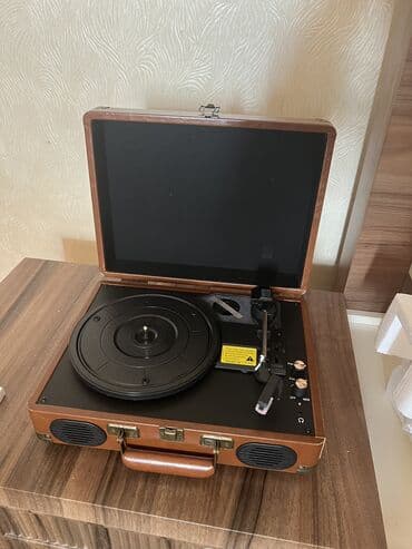 Retro patefon val oxudan. Yenidir Retro dizaynlı, müasir funksiyalara lalafo.az -da Retro patefon val oxudan. Yenidir Retro dizaynlı, müasir funksiyalara