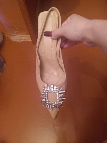 Bej rəngli qadın ayaqqabısı – slingback model - Burun: uclu, elegant lalafo.az -da Bej rəngli qadın ayaqqabısı – slingback model - Burun: uclu, elegant