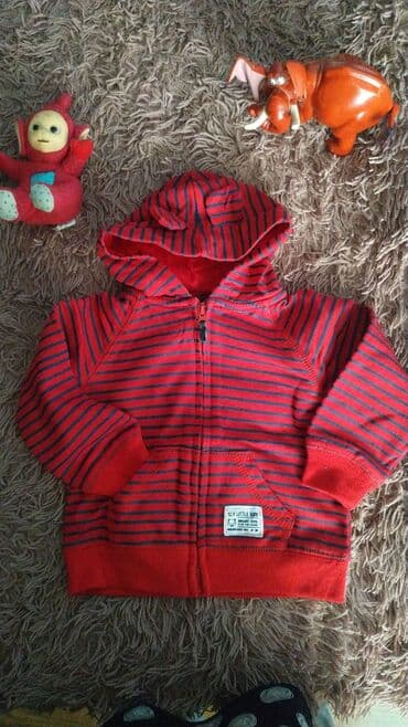 Ветровка детскаяодин раз одели на 9 месяцев lalafo.az -da Ветровка детскаяодин раз одели на 9 месяцев