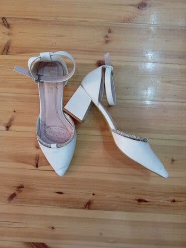 Tuflilər, Ölçü: 40, rəng - Ağ, Yeni lalafo.az -da Tuflilər, Ölçü: 40, rəng - Ağ, Yeni