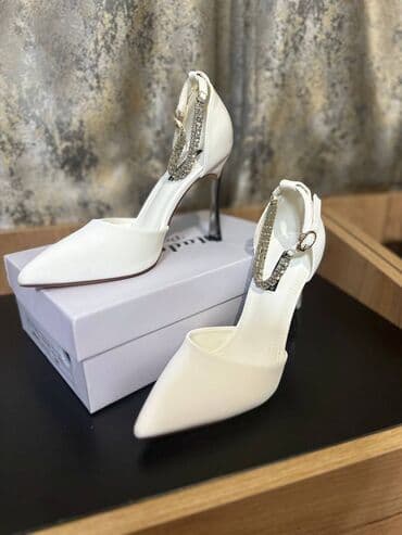 Tuflilər, Ölçü: 37, rəng - Ağ, İşlənmiş lalafo.az -da Tuflilər, Ölçü: 37, rəng - Ağ, İşlənmiş