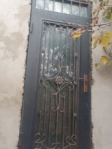 Dəmir barmaqlıqlı şüşə qapı - Material: qalın metal karkas, dekorativ lalafo.az -da Dəmir barmaqlıqlı şüşə qapı - Material: qalın metal karkas, dekorativ