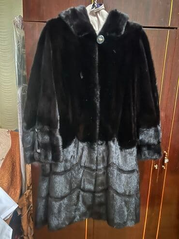 Qadınlar üçün dəri kürk palto - Rəng: qara, aşağı hissədə tünd lalafo.az -da Qadınlar üçün dəri kürk palto - Rəng: qara, aşağı hissədə tünd