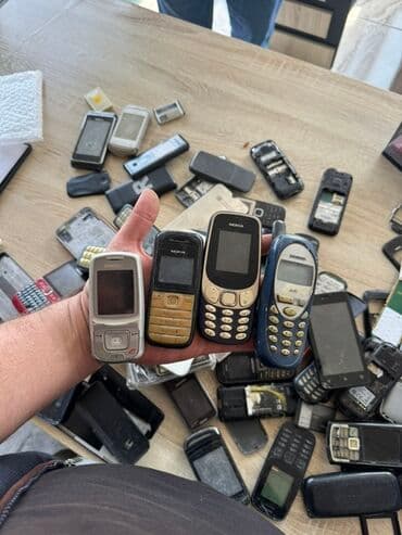 Köhnə model mobil telefonlar və ehtiyat hissələri paketi - Markalar lalafo.az -da Köhnə model mobil telefonlar və ehtiyat hissələri paketi - Markalar
