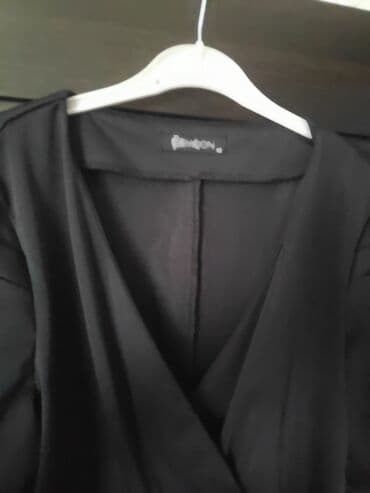 Qara rəngli, dizə qədər uzunluqda zərif don. - Yarı açıq V-yaxa və lalafo.az -da Qara rəngli, dizə qədər uzunluqda zərif don. - Yarı açıq V-yaxa və