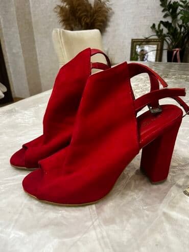 Qırmızı qadın açıq burunlu dabanlı ayaqqabı - Model: blok dabanlı lalafo.az -da Qırmızı qadın açıq burunlu dabanlı ayaqqabı - Model: blok dabanlı