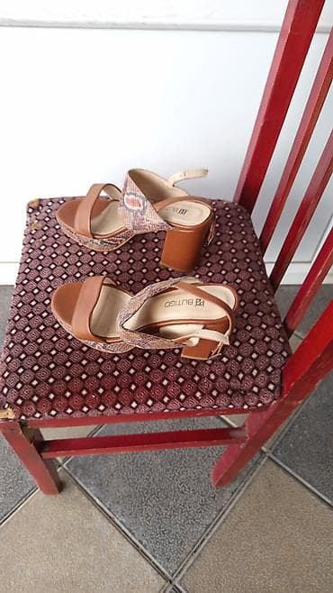 Brend: Bunteo Məhsul: Qadın sandal 37raz. - Rəng: qəhvəyi (karamel) lalafo.az -da Brend: Bunteo Məhsul: Qadın sandal 37raz. - Rəng: qəhvəyi (karamel)