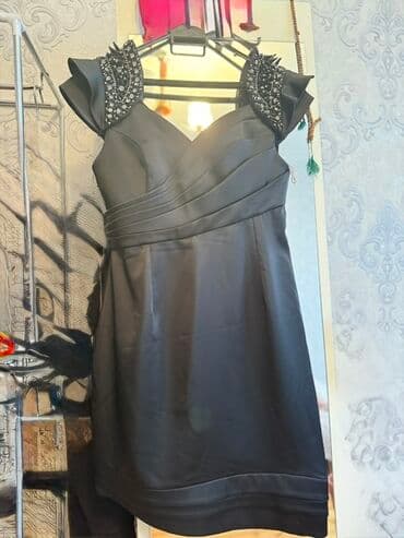 Qara, qısa ziyafət donu - Rəng: klassik qara - Model: A-kəsim, dizə lalafo.az -da Qara, qısa ziyafət donu - Rəng: klassik qara - Model: A-kəsim, dizə