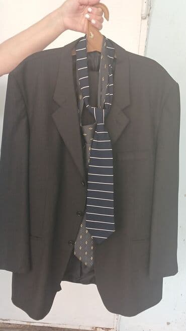 Kisi kastomu 58 razmer yaxsi veziyetdedi iki dene qalustukda usdunde lalafo.az -da Kisi kastomu 58 razmer yaxsi veziyetdedi iki dene qalustukda usdunde