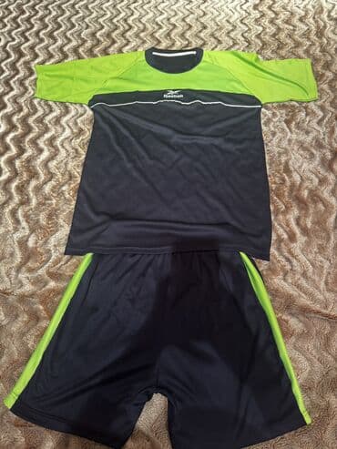 İdela veziyyetde Reebok futbol formasi sortuyla biryerde verilir 2 lalafo.az -da İdela veziyyetde Reebok futbol formasi sortuyla biryerde verilir 2