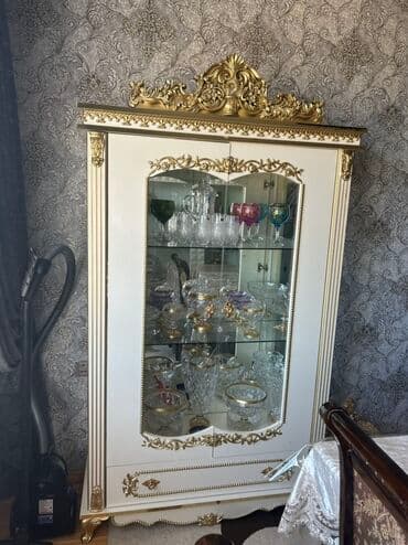 Şüşəli dolab vitrini, İşlənmiş, Ünvandan götürmə lalafo.az -da Şüşəli dolab vitrini, İşlənmiş, Ünvandan götürmə