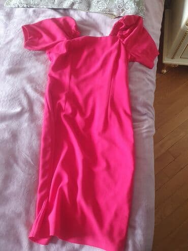 Parlaq çəhrayı rəngdə zərif qadın donu - Model: Dizdən bir qədər lalafo.az -da Parlaq çəhrayı rəngdə zərif qadın donu - Model: Dizdən bir qədər