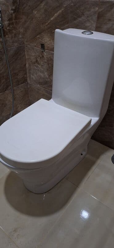 Gigiyenik duşlar: Ağ keramikadan təkbütöv (monoblok) unitaz - Sakit, yumru düyməli lalafo.az -da — 3 Gigiyenik duşlar: Ağ keramikadan təkbütöv (monoblok) unitaz - Sakit, yumru düyməli — 3