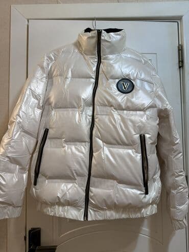 Məhsul: Ağ/gümüşü parıltılı şişmə qış gödəkçəsi - Material: Parlaq lalafo.az -da Məhsul: Ağ/gümüşü parıltılı şişmə qış gödəkçəsi - Material: Parlaq